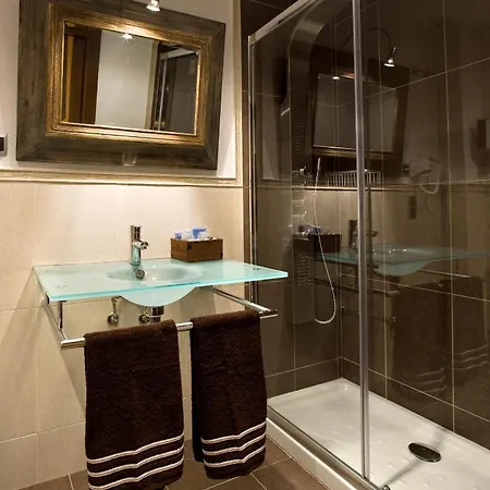 Raices בית הארחה 2*